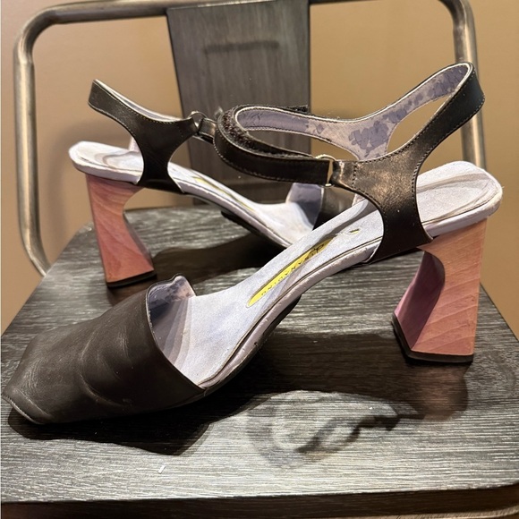 Lisa Nading Elegant Black Leather Heels with Ankle Strap - Picture 6 of 16